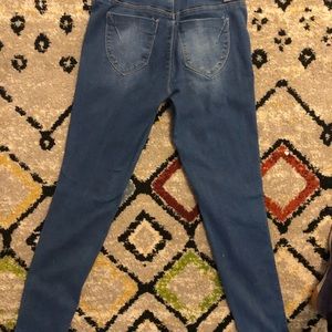 YMI Slim-Hers jeggings.